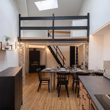 6 Guests, Spacious, Free Parking 아파트 *