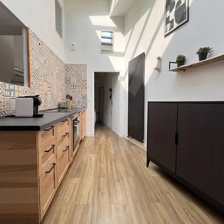 6 Guests, Spacious, Free Parking 랭스
